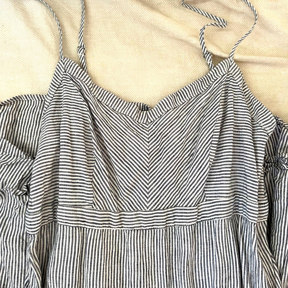 %100 Linen Grey & white striped dress